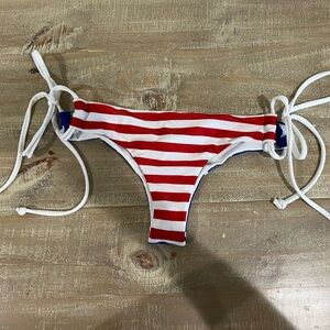 Cheeky bikini bottom